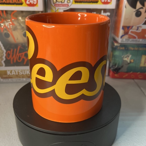 Reese’s Peanut Butter Cup Logo Coffee Mug 🔥 - Picture 2 of 5